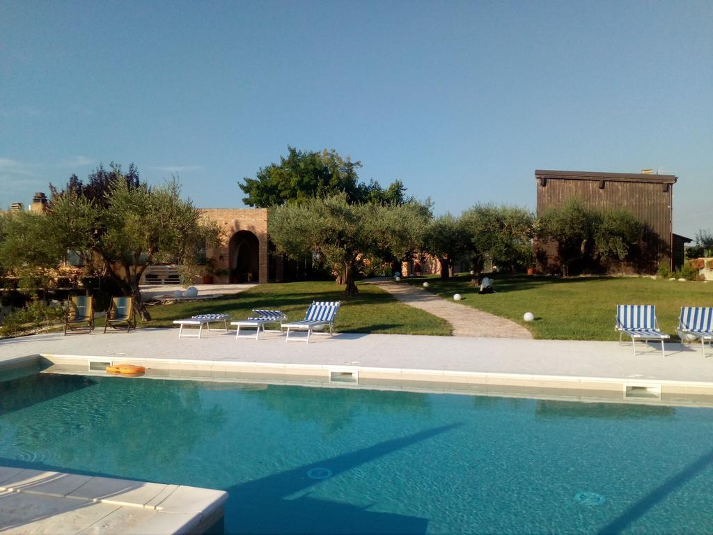 Agriturismo Piccolo Albero ลอเรโต อาปรุนติโน ภายนอก รูปภาพ