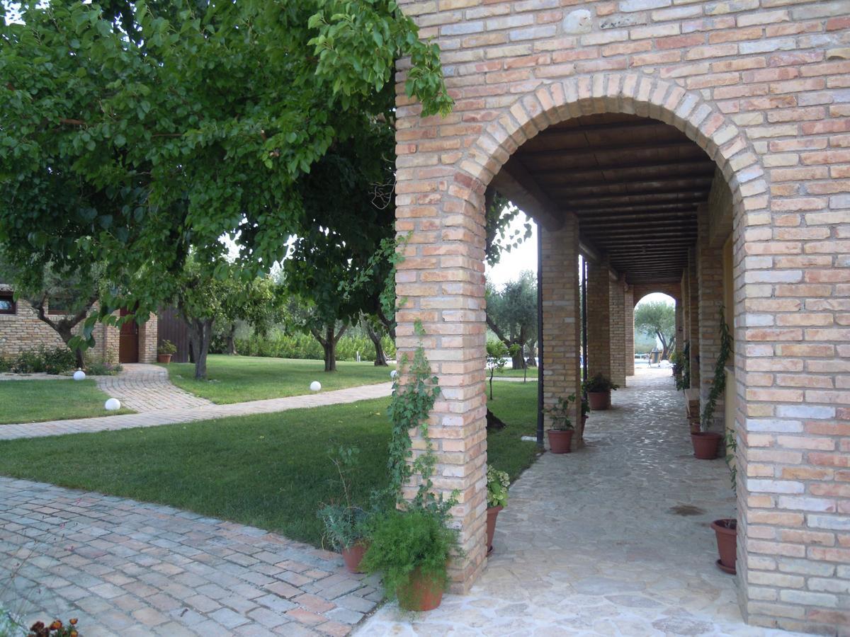 Agriturismo Piccolo Albero ลอเรโต อาปรุนติโน ภายนอก รูปภาพ